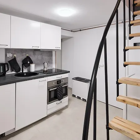 Curated Refuge ברלין